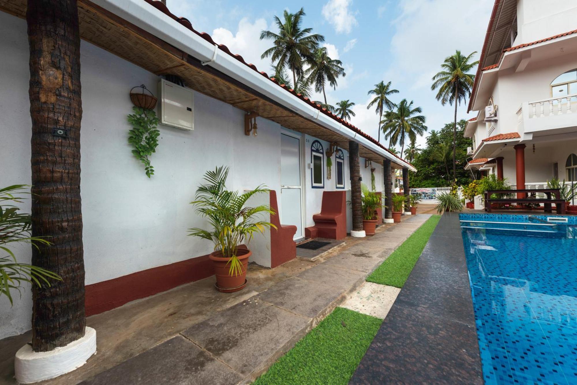 Hotel La Paulo'S Near Beach Resort Morjim Kültér fotó